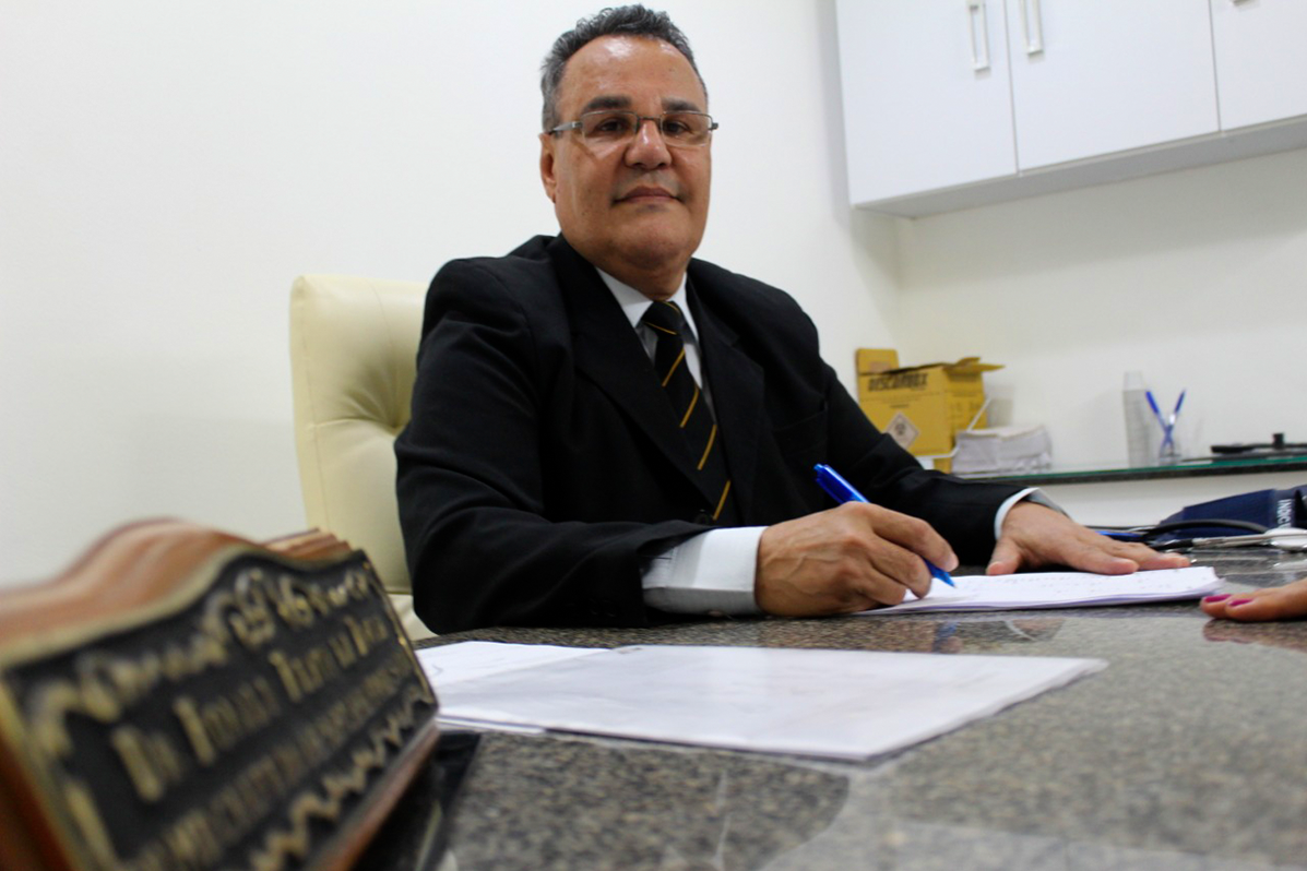 Dr. Ronald Rocha